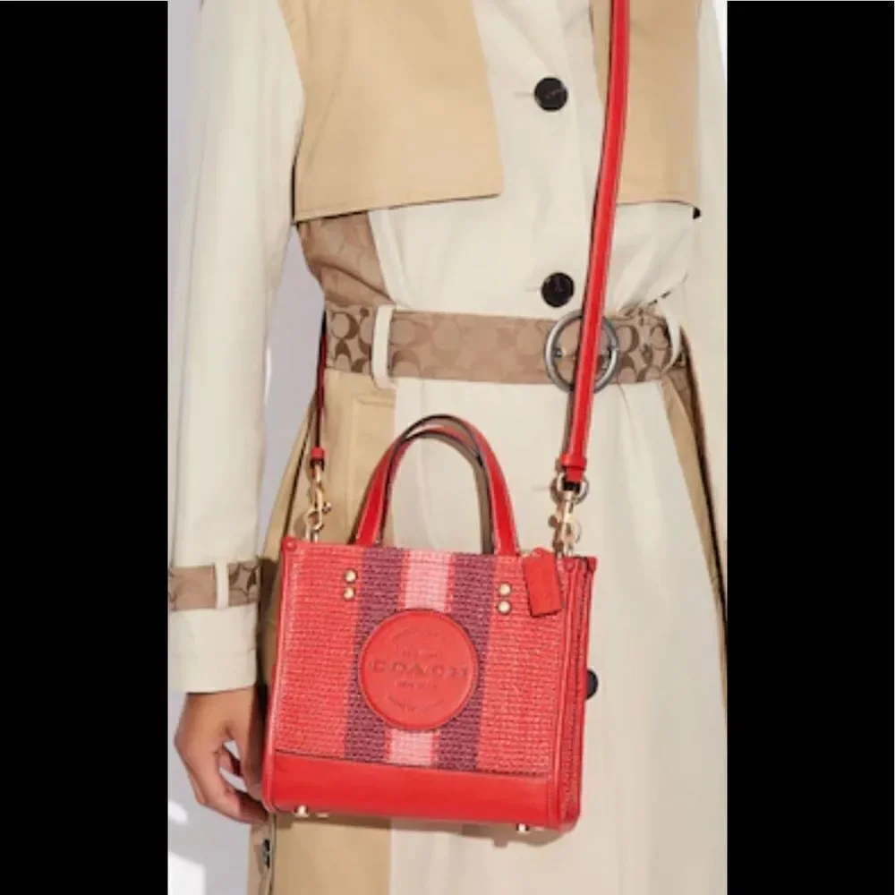 COACH DEMPSEY With large COACH PATCH LOGO . Removable strap. DEAD STOCK
